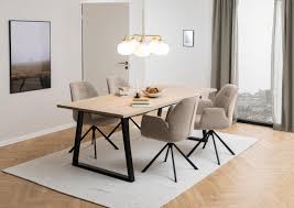 AC Design Aurelia Eetkamerstoel met Armleuning - Beige met Zwart Stalen Poten en Draaifunctie